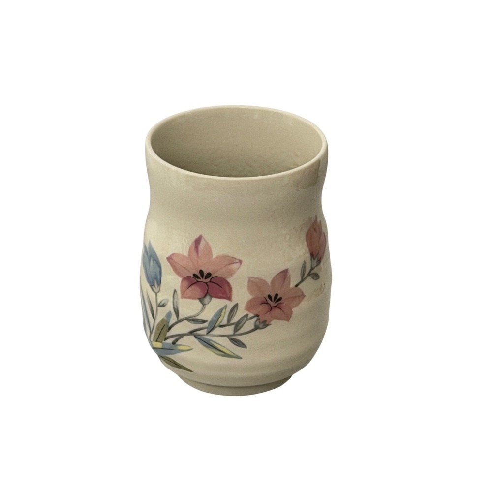 Mineyama Ceramic Tea Cup Unisex OS Cream Pink Floral Hand Painted M9159